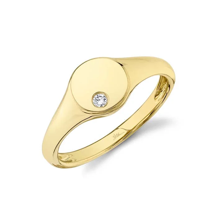 LED - Lit Fashion Rings in Plastic with Color - Changing Effects for a Futuristic LookShy Creation Flush Set Diamond Ring in 14K Yellow Gold