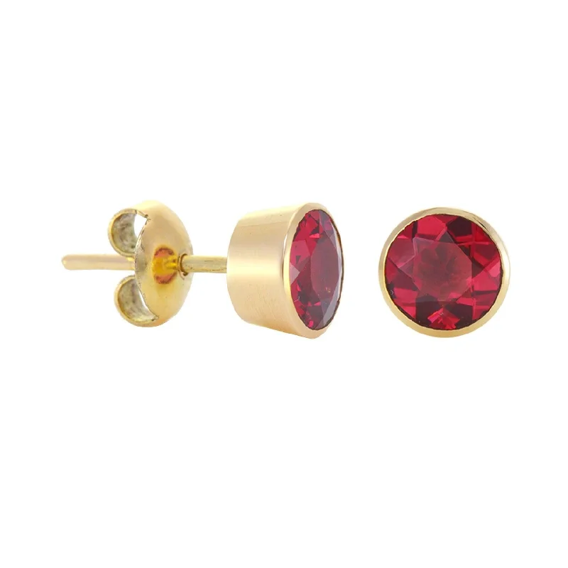 Men's Stainless Steel Skull Stud Earrings with Black Enamel for an Edgy and Rock - Inspired StyleSimon Alexander 9ct Yellow Gold and Garnet Round Stud Earrings