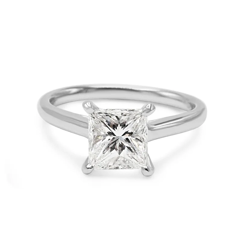 Marquise - Cut Women's Diamond Rings in Palladium for a Unique and Elongated ShapePrincess Cut Diamond Ring - 18ct White Gold