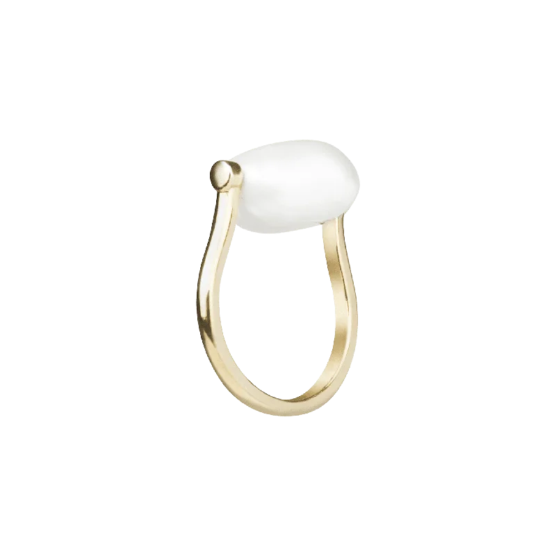 Minimalist Fashion Rings in Stainless Steel with a Single Solitaire CrystalHeirloom pearl ring