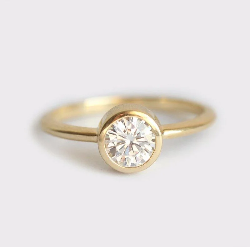 Tennis - Style Women's Diamond Rings with a Continuous Row of Diamonds for a Classic and Versatile LookPia Diamond Ring