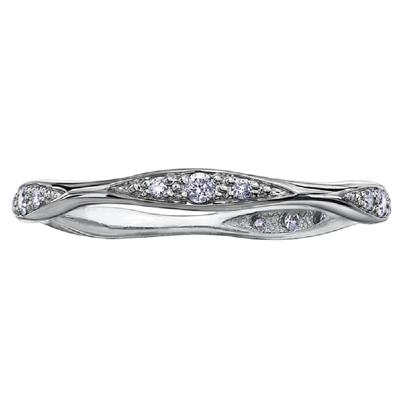 Cluster - Style Women's Diamond Rings with Multiple Small Diamonds Arranged in a Stunning PatternScalloped Stackable Diamond Band