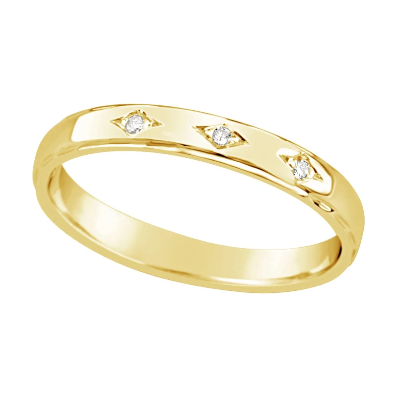 Pear - Shaped Women's Diamond Rings in Yellow Gold with a Single - Diamond Pendant Look9ct Yellow Gold 3x Diamond Set Ring