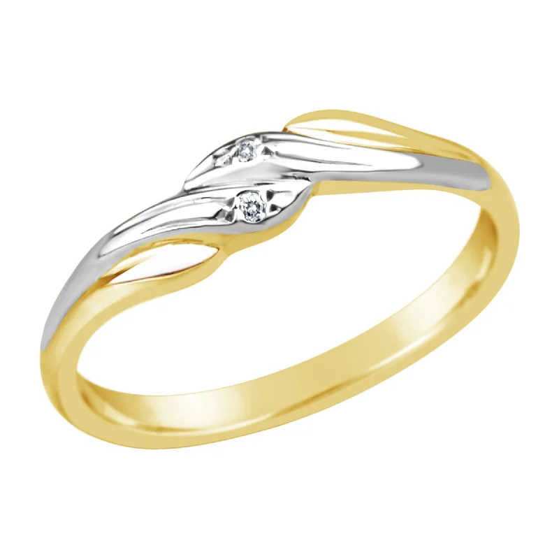 Heart - Shaped Women's Diamond Rings in Rose Gold for a Romantic and Symbolic Gift9ct Yellow/White Gold Diamond Set Twist Ring