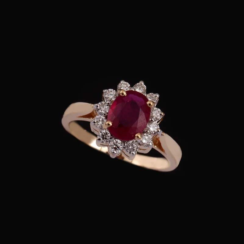 Women's Solitaire Diamond Rings with Round - Cut Diamonds and Platinum Settings for an Elegant Engagement18K YG Cluster Diamond with Ruby Ring-1pc