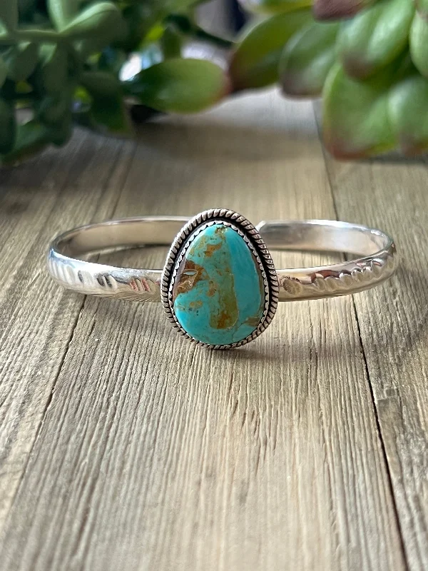 Women's Stainless Steel Cuff Bracelets with Geometric Designs for a Modern and Minimalist StyleSouthwest Made Kingman Turquoise & Sterling Silver Cuff Bracelet