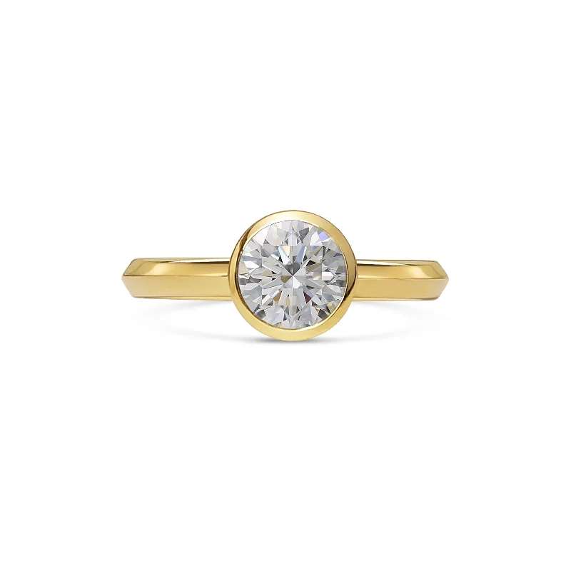 Cluster Engagement Rings with Multiple Small Diamonds Arranged in a Stunning DesignPerseus Ring - Round Cut